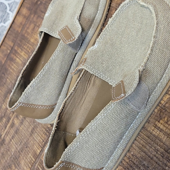 Childrens Place Tan Canvas Slip on Shoes Size 2 - Picture 8 of 8